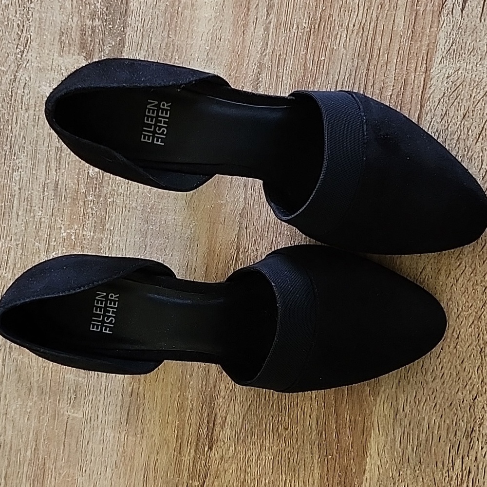 ELIEEN FISHER black suede pumps